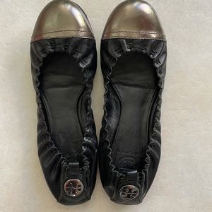 Tory Burch Abbey- mestico/metallic size 6.5 Black flat shoes